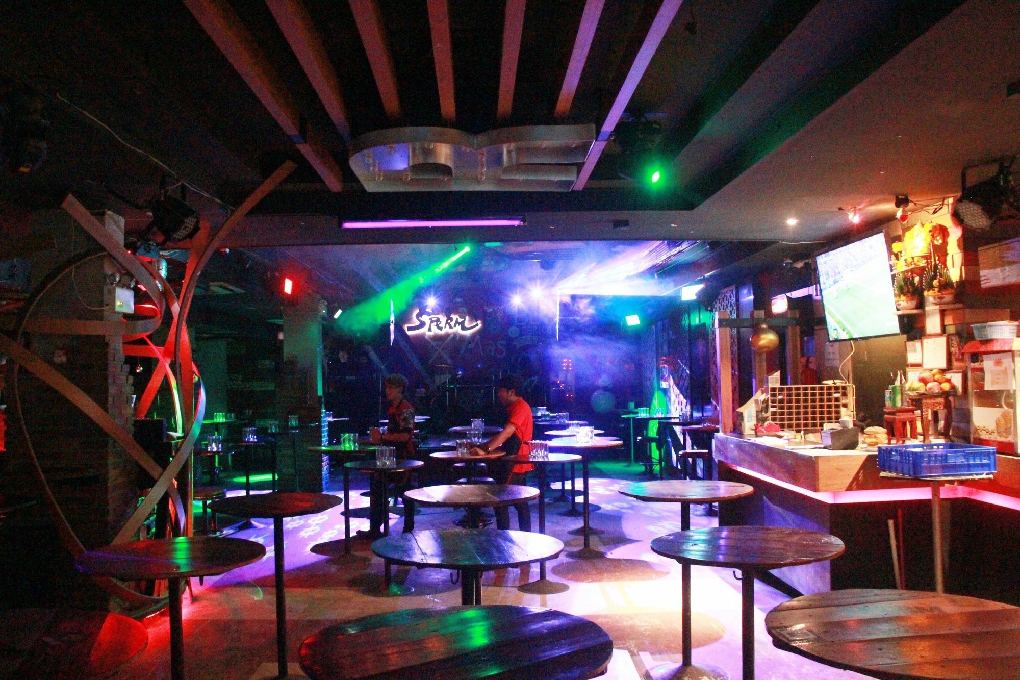 โรงแรมเรือนทิพย์ เชียงราย Ruean Tip Hotel Bagian luar foto