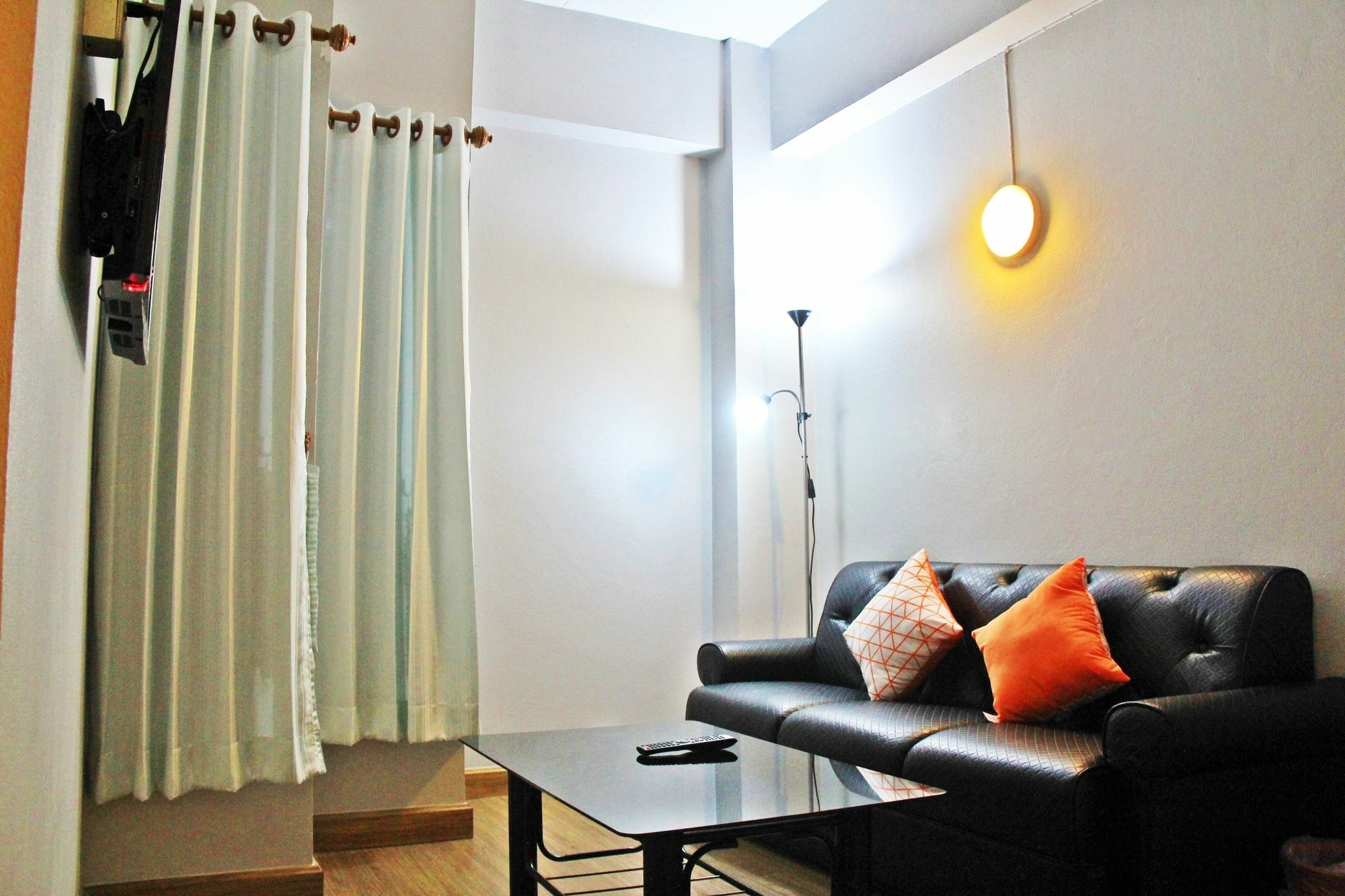 โรงแรมเรือนทิพย์ เชียงราย Ruean Tip Hotel Bagian luar foto