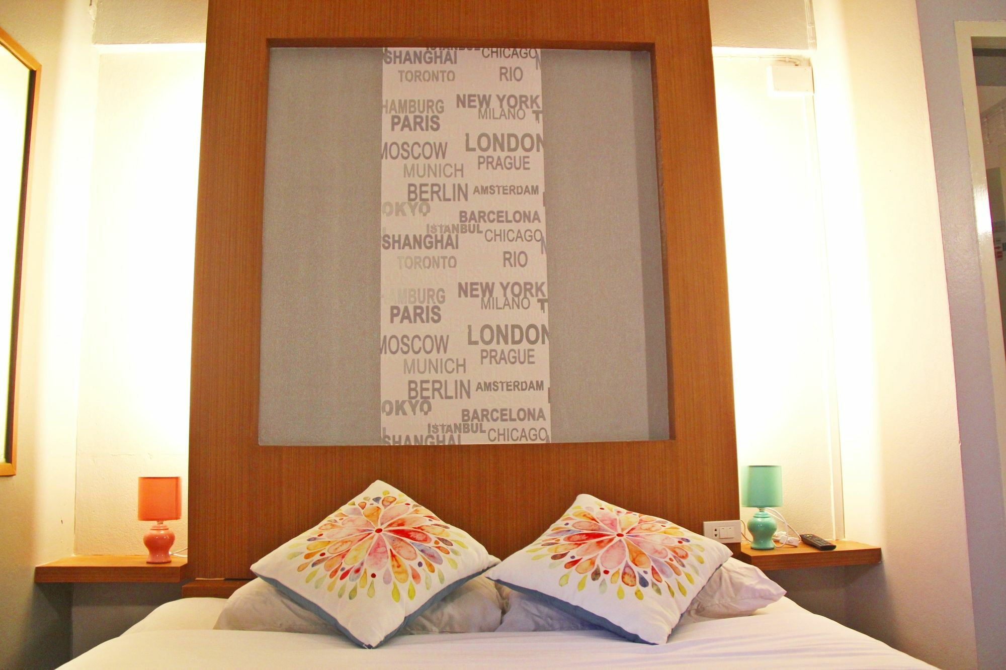 โรงแรมเรือนทิพย์ เชียงราย Ruean Tip Hotel Bagian luar foto